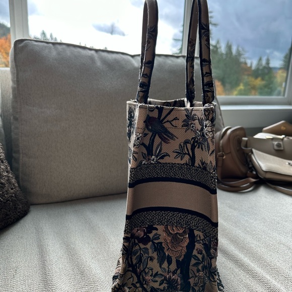 Multicolor Dior Jardin d'Hiver Embroidery - Picture 4 of 6